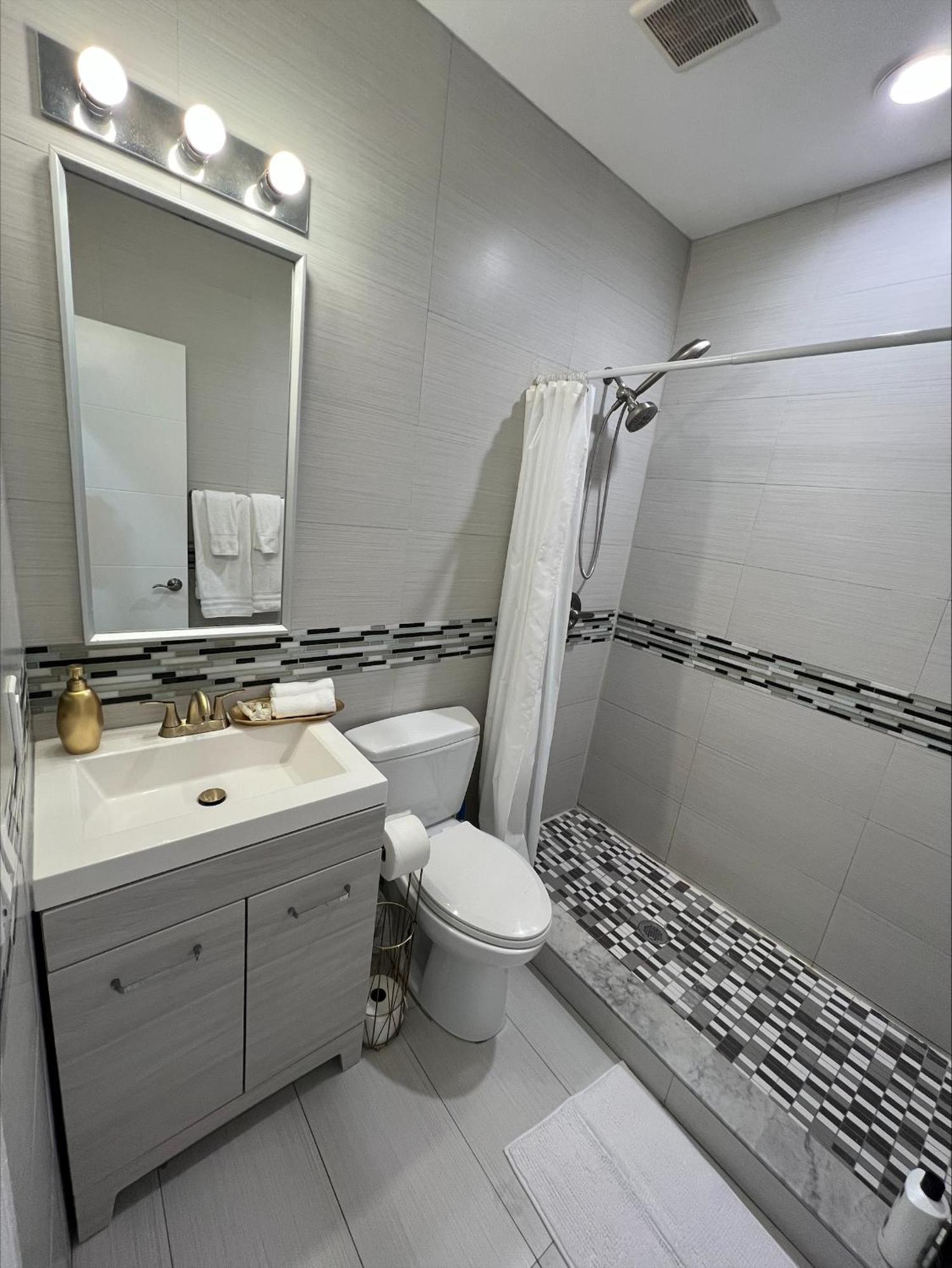 The Pearl Beachside Apartments On Hollywood Beach Esterno foto